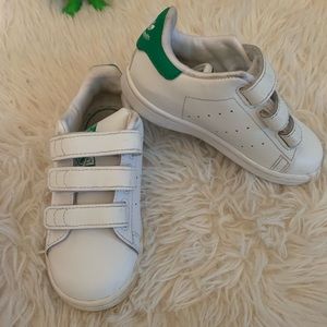 Toddler Boys Adidas Stan Smith Velcro 🕶️